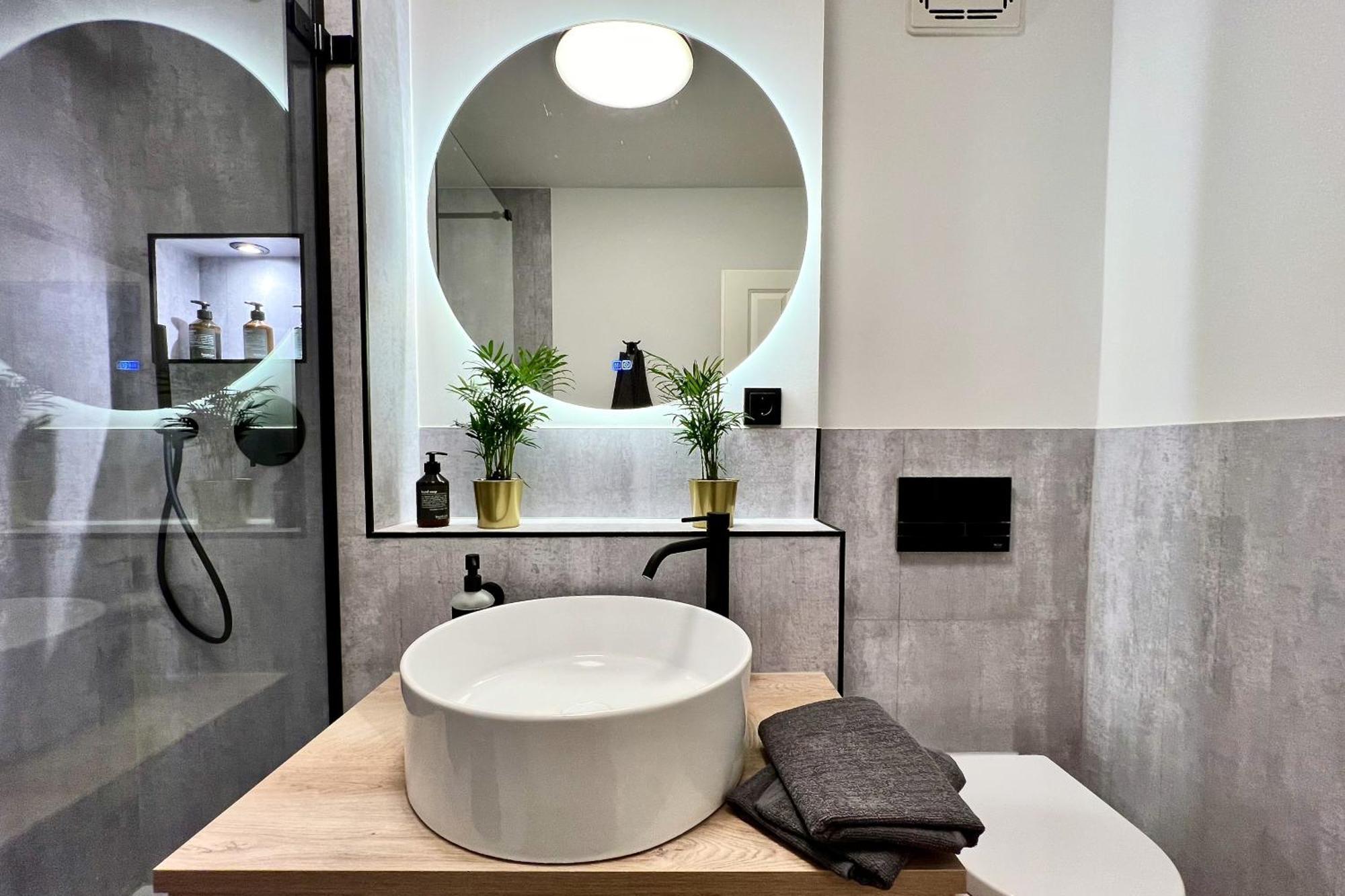 Edler Wohnraum Noble Stadtoase Mit Boxspringbett, Kaffeevollautomat, Lift & Parkplatz Chemnitz Extérieur photo